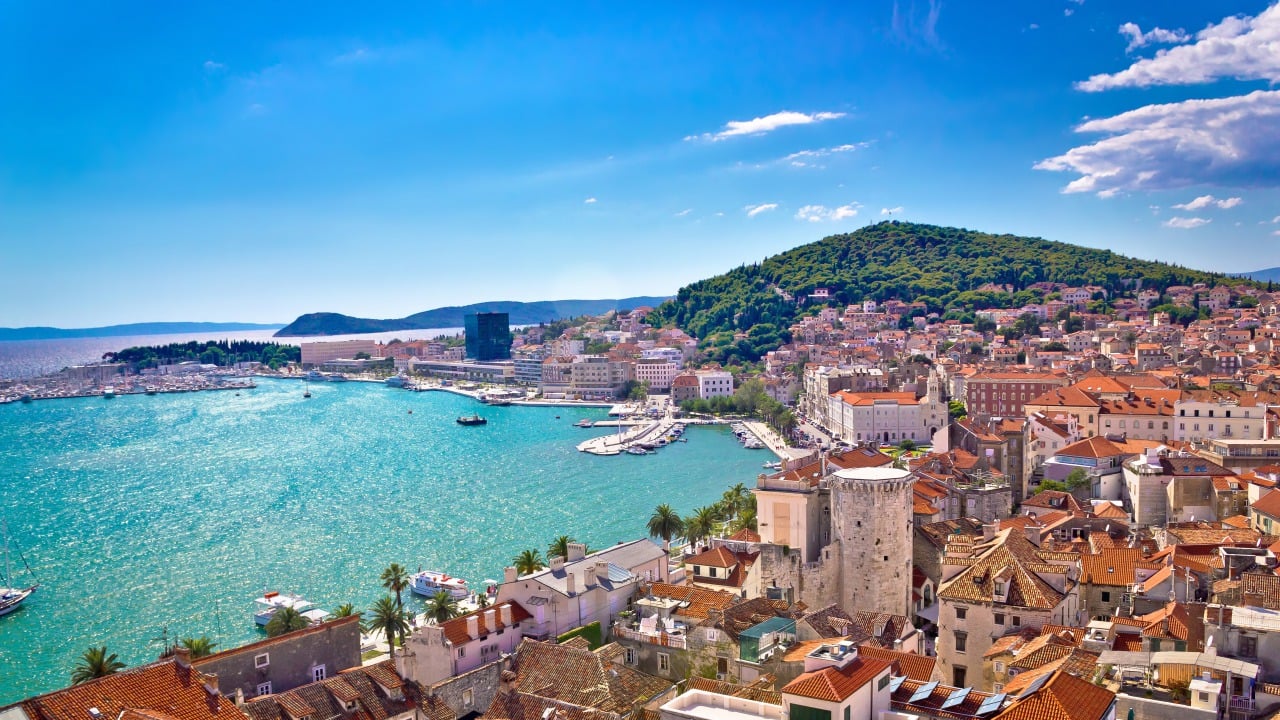 Croatia: Discover the Stunning Coastal Towns and Glittering Blue Waters