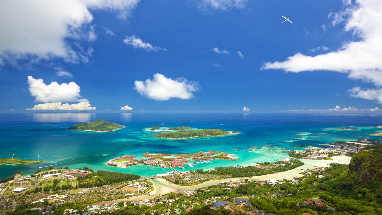 Seychelles：The Perfect Beach Escape for Honeymooners