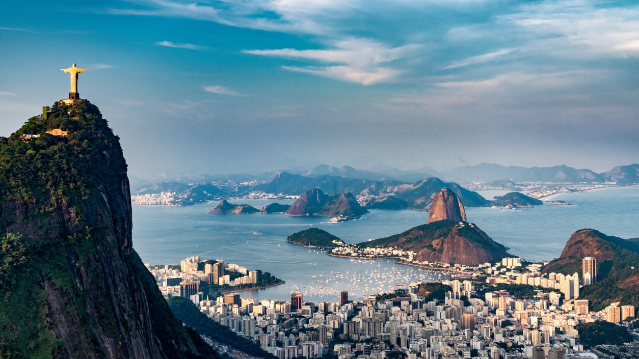 Rio de Janeiro : The City of Golden Beaches, Vibrant Jungles and Stunning Mountain Scenery