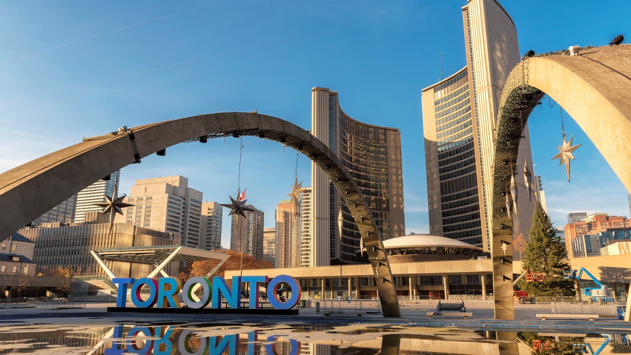 Toronto: 10 Things to do in this Picturesque Canadian City