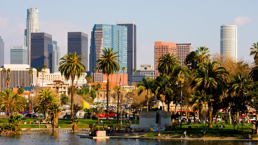 Los Angeles：The Vibrant Center of Entertainment in the USA