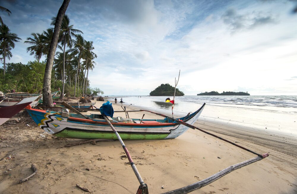 Padang Experience The Typical Indonesian Culture In Lap Of