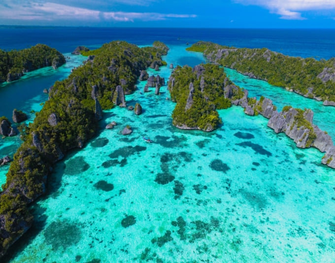 Beautiful ocean for snorkeling and diving in Indonesia