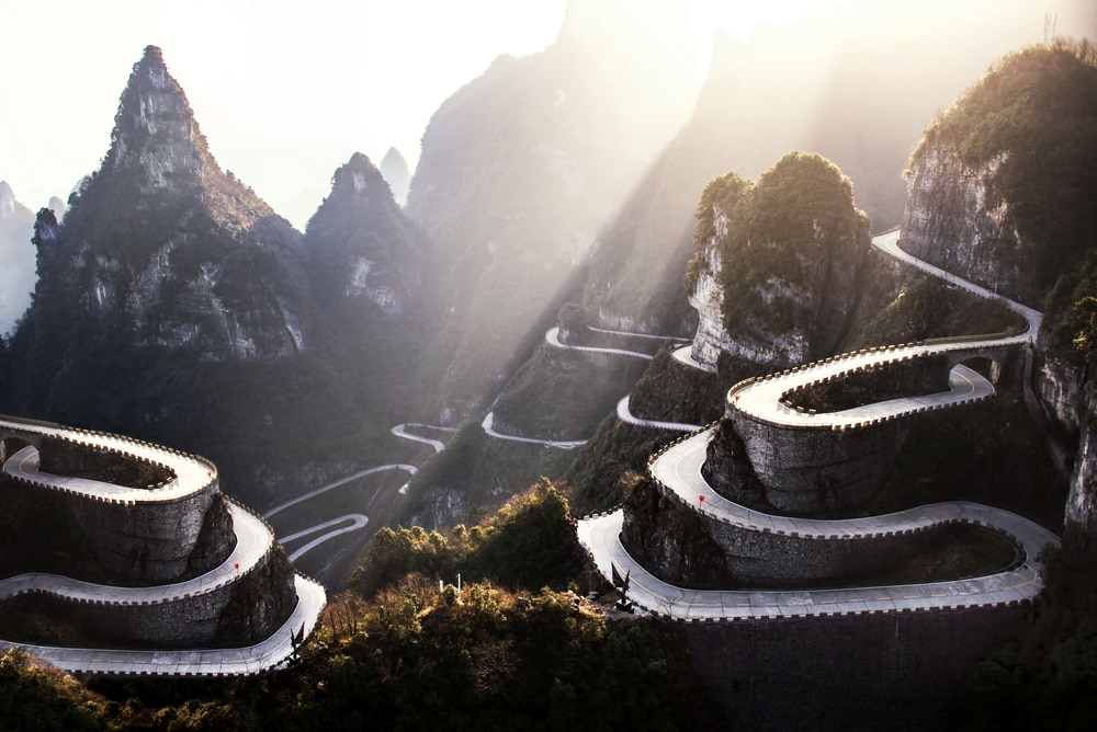 8 Incredible Highways in the World for the Roadtrip of a Lifetime