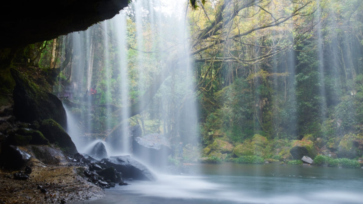 A Hiker’s Guide to Japan’s Most Stunning Waterfall Treks