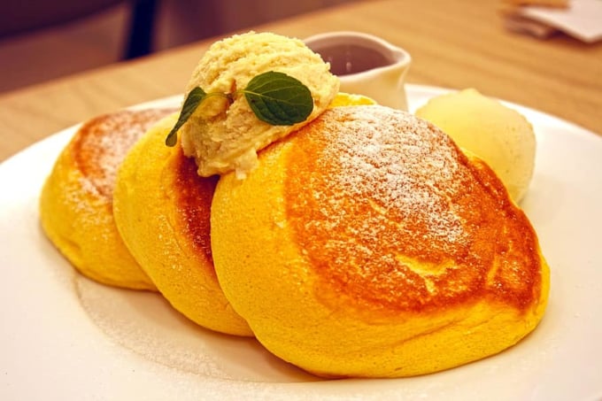Fluffy Japanese Souffle Pancakes in Japan