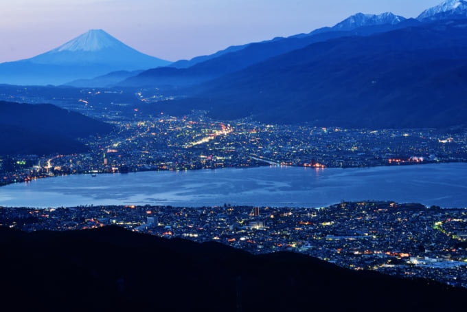 incredible view of Lake Suwa in Nagano Japan