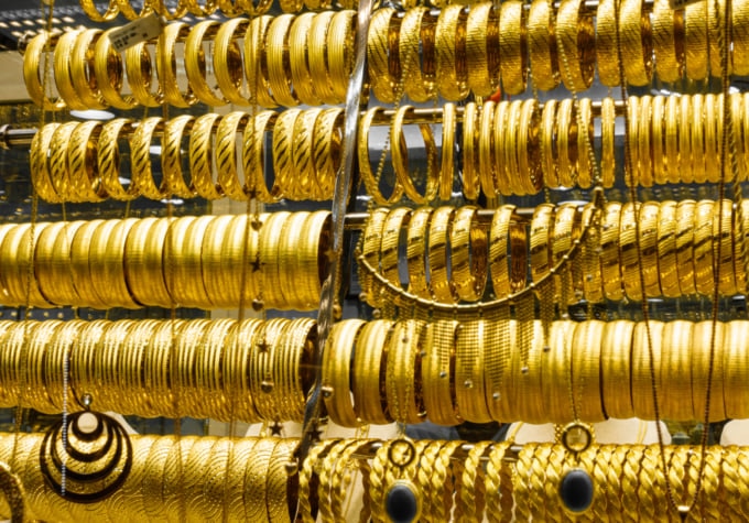 jewelry shop selling gold in Turkey