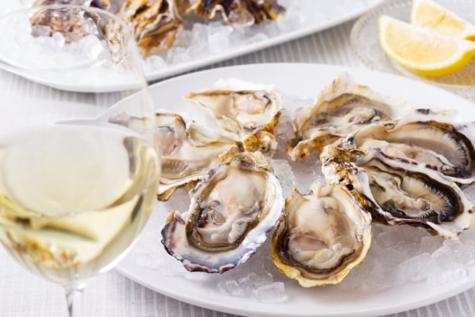 oysters and white wine New Zealand