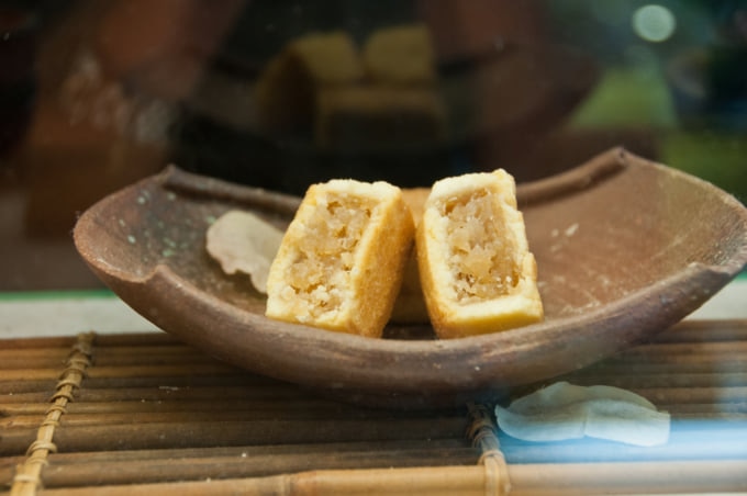 Taiwanese snacks, pineapple cakes