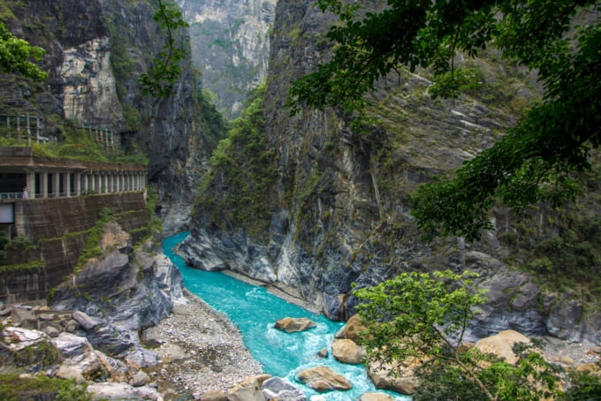 Swallow Grotto in Taroko Gorge