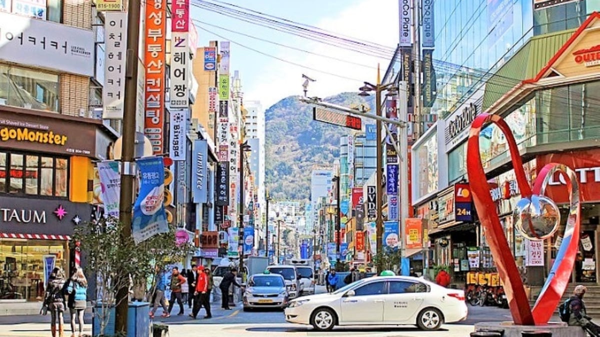 Best Places in Seomyeon for Cheap and Bulk Souvenir Shopping!