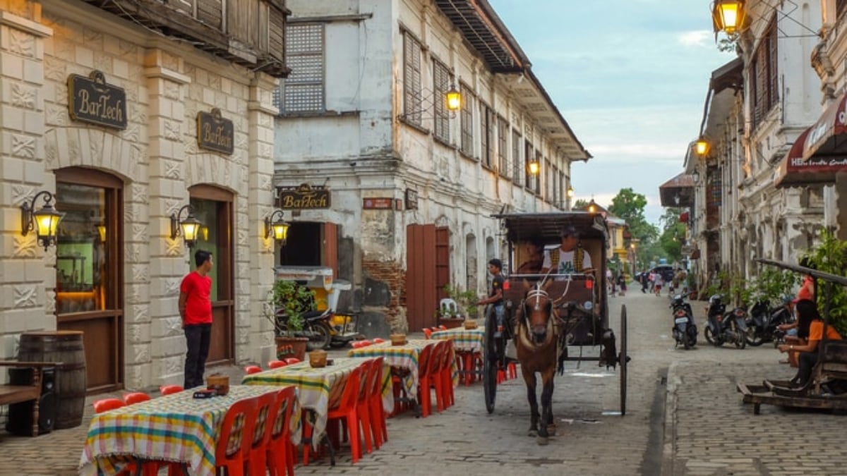 Streets from the Spanish colonial era that remain in the Philippines! World Heritage Site “Vigan Historical City”