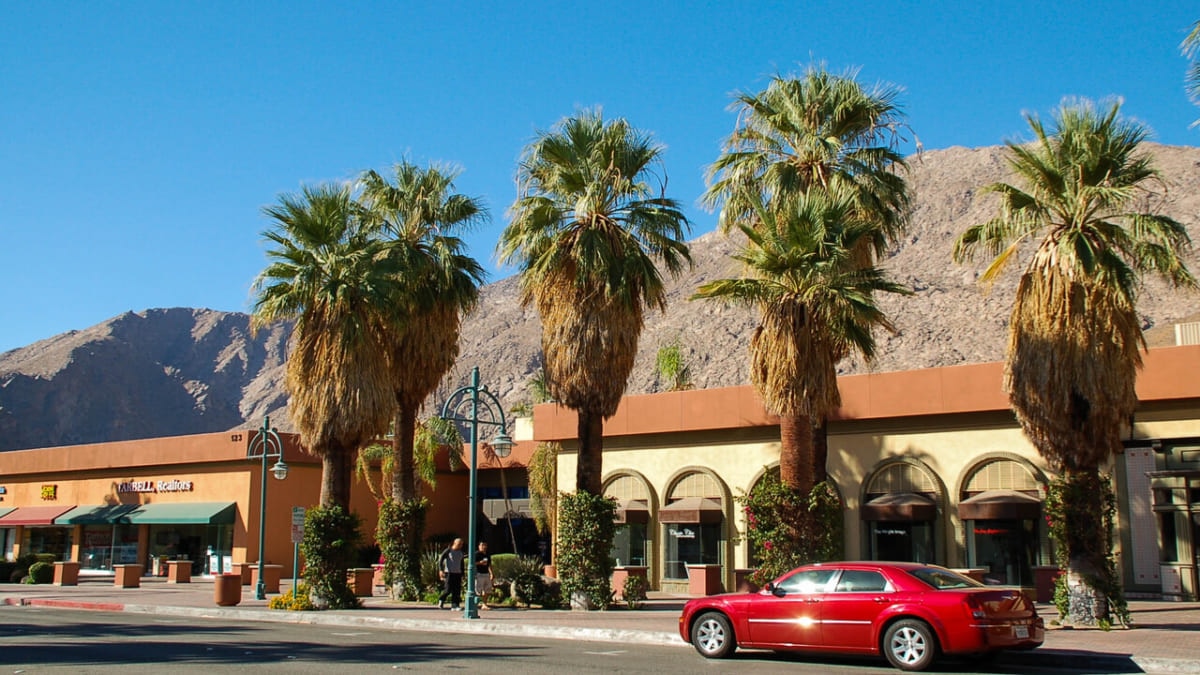 Palm Springs: Your Must-See Desert Oasis! 12 Top Spots to Visit