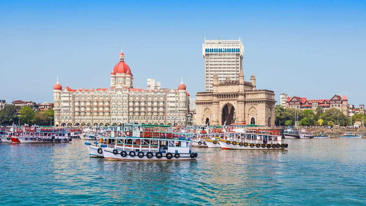 36 Must-Visit Attractions in Mumbai: A Modern Indian City with a Glimpse of the Past