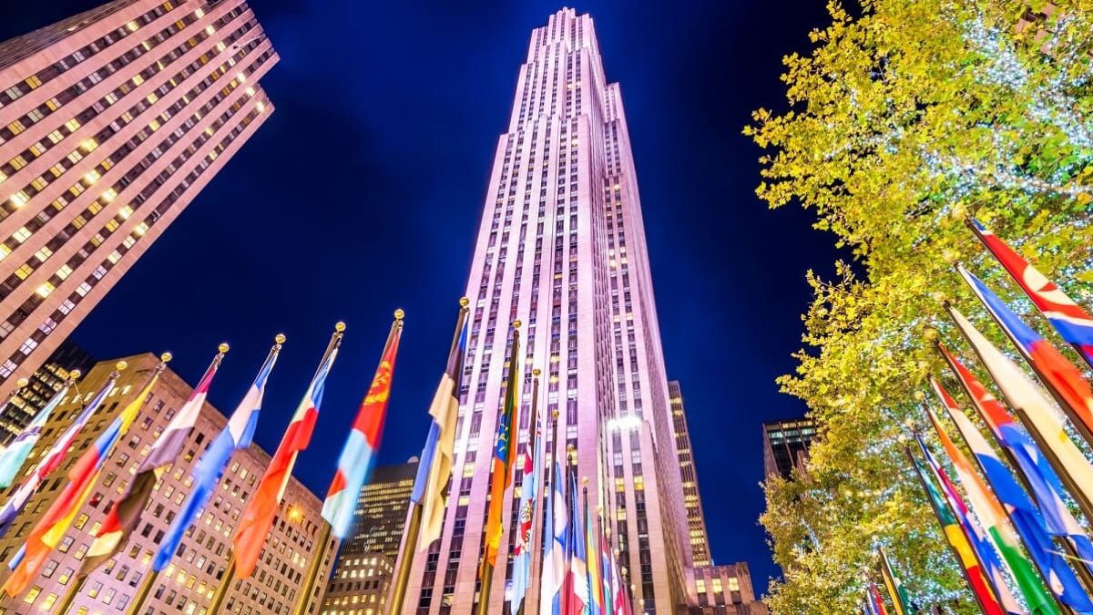 Introducing Rockefeller Center, a popular tourist spot in New York!