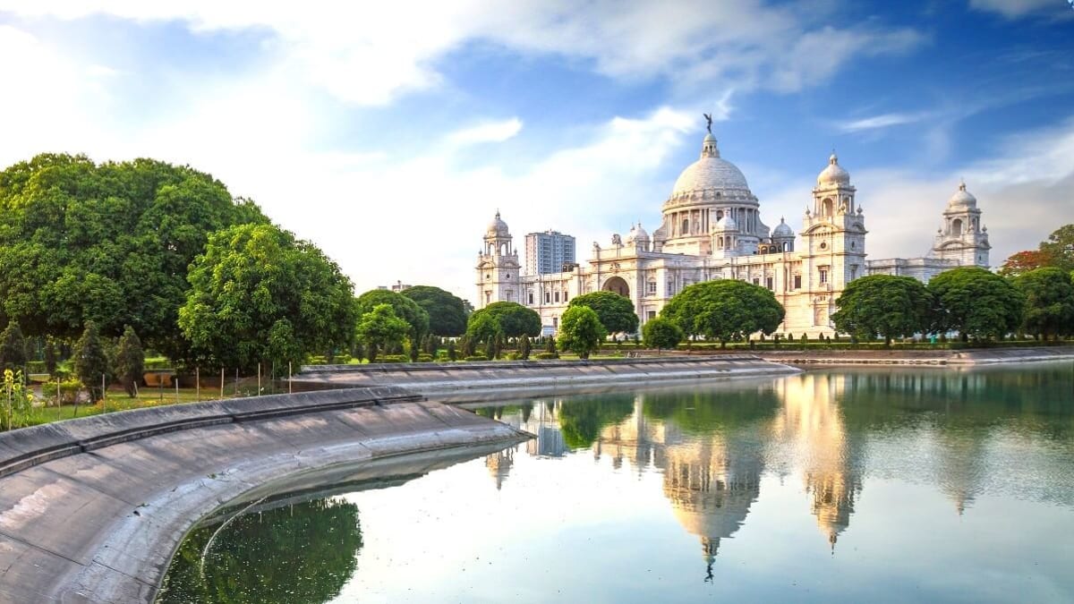 26 Recommended Tourist Spots to Enjoy the Diverse City of Kolkata