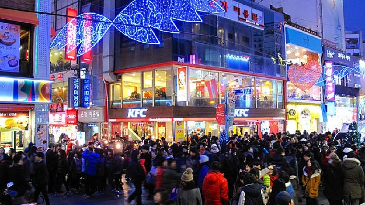 Enjoy the Night in Nampo-dong, Busan! Two Spots for Late-Night Exfoliation