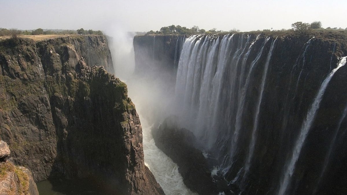 Explore the Natural Wonders of Zambia: 5 Recommended Tourist Spots!