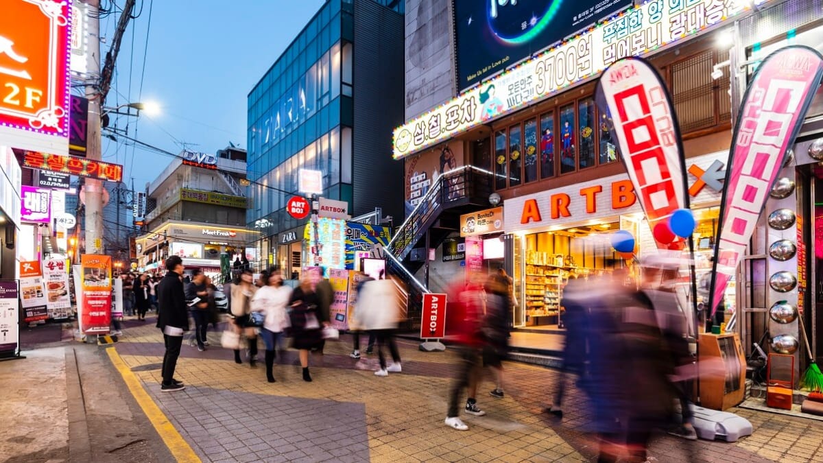 A Play Spot for Young People: Exploring Hongdae in Seoul