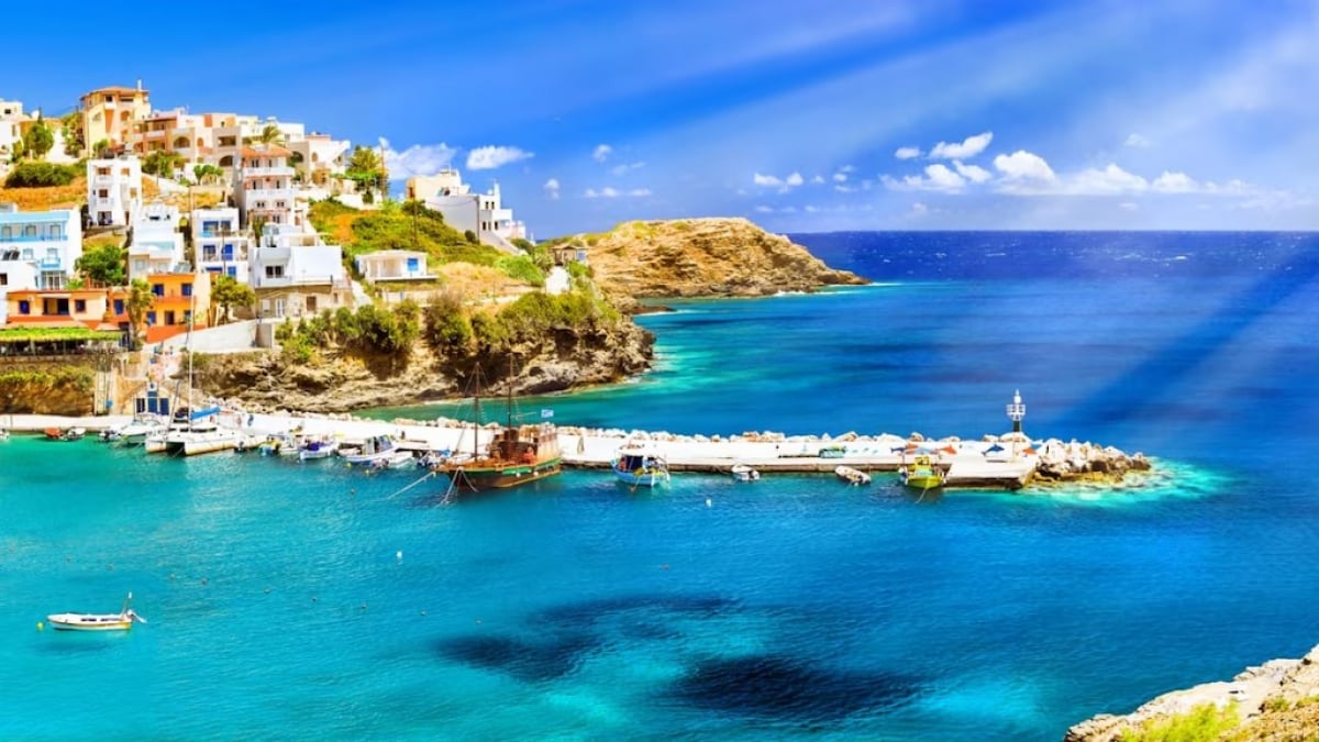 Discover 14 must-visit tourist spots in Crete, one of the most popular islands in the Mediterranean