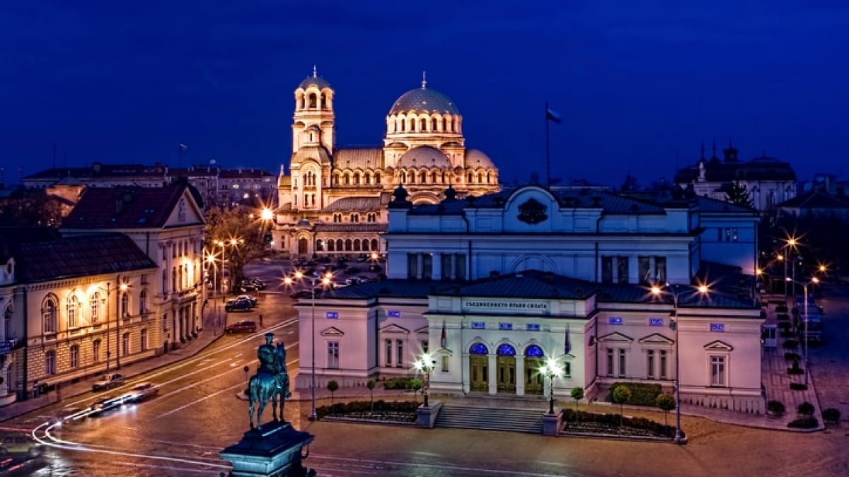 Sofia, the capital of Bulgaria with 2000 years of history. 16 popular tourist spots