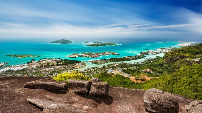 Not just the sea, but the nature and the towns are also wonderful! 12 ...