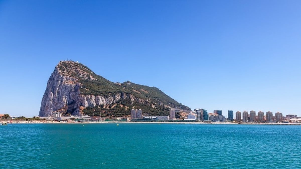 6 Must-Visit Attractions in Gibraltar with Stunning Views of the Sea and the World Below!