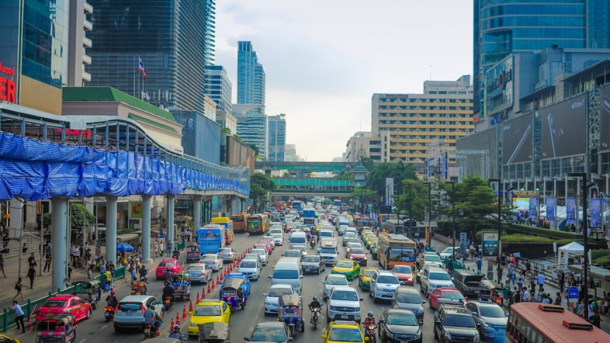 Spend a Day in Silom: Top 5 Must-Visit Spots!