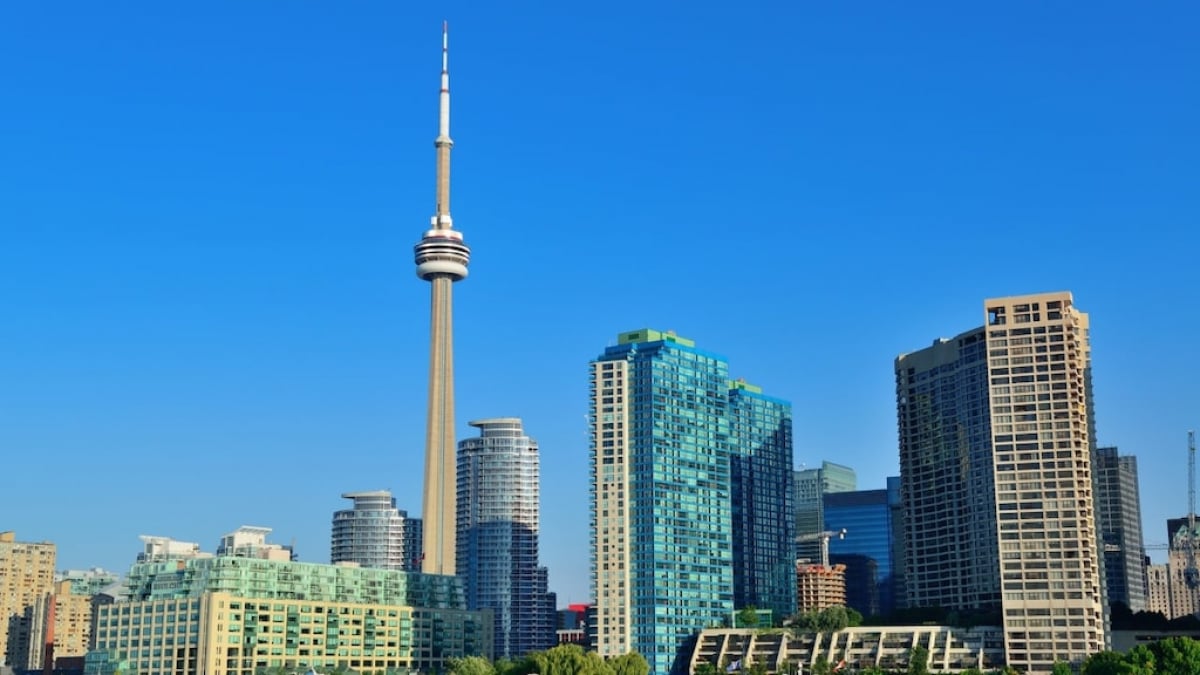 Explore All That Toronto’s Famous CN Tower Has to Offer!