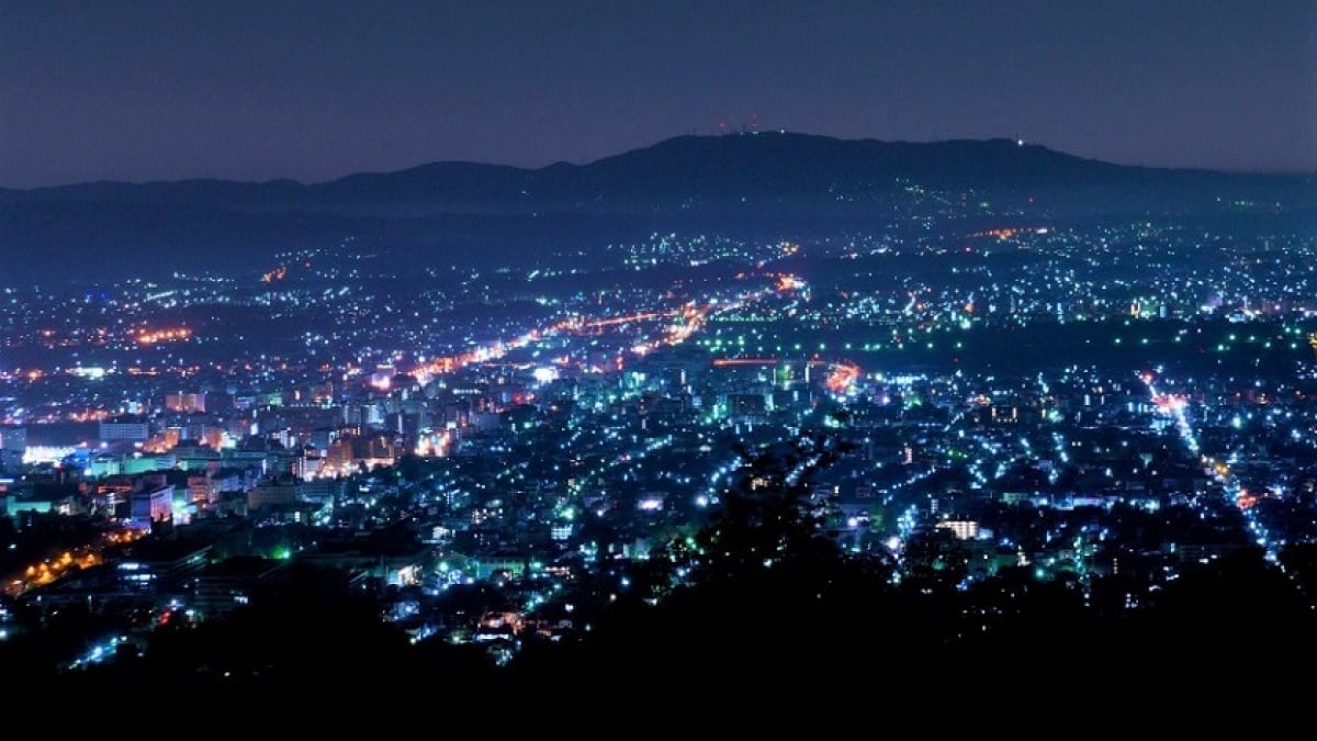 One of the New Three Great Night Views of Japan, the night view from Mount Wakakusa! Introducing Nara Prefecture’s night view spots.