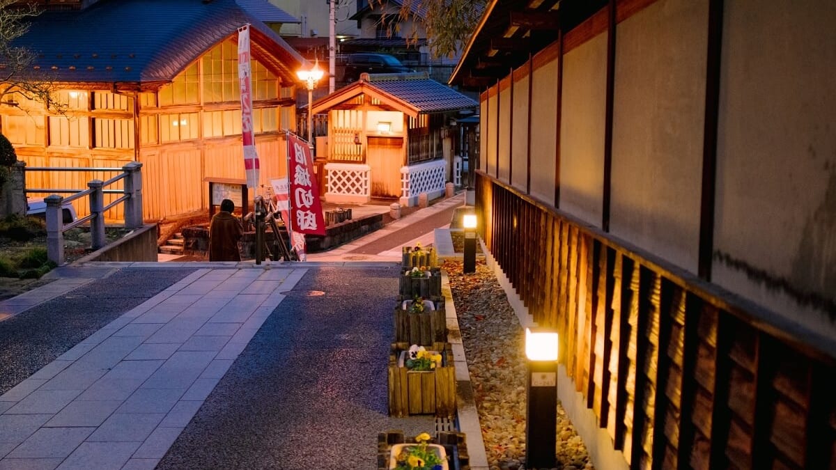 Let’s Explore Iizaka Onsen in Fukushima Prefecture – 5 Recommended Tourist Spots to Experience Art and History