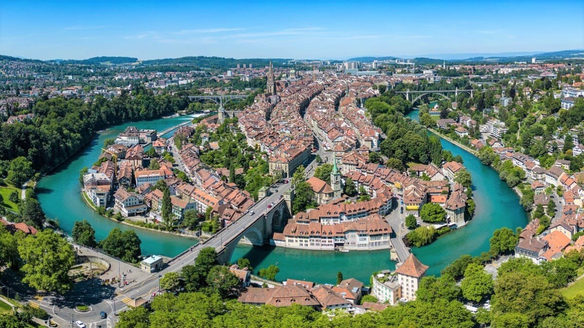 【World Heritage Site】Old Town of Bern｜A Medieval City Surrounded by a Curving River and Cobbled Streets