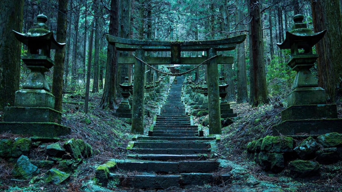 [Kumamoto/Takamori Town] What is Kamishikimi Kumanoimasu Shrine? | A Mysterious Legend and the Setting of an Anime
