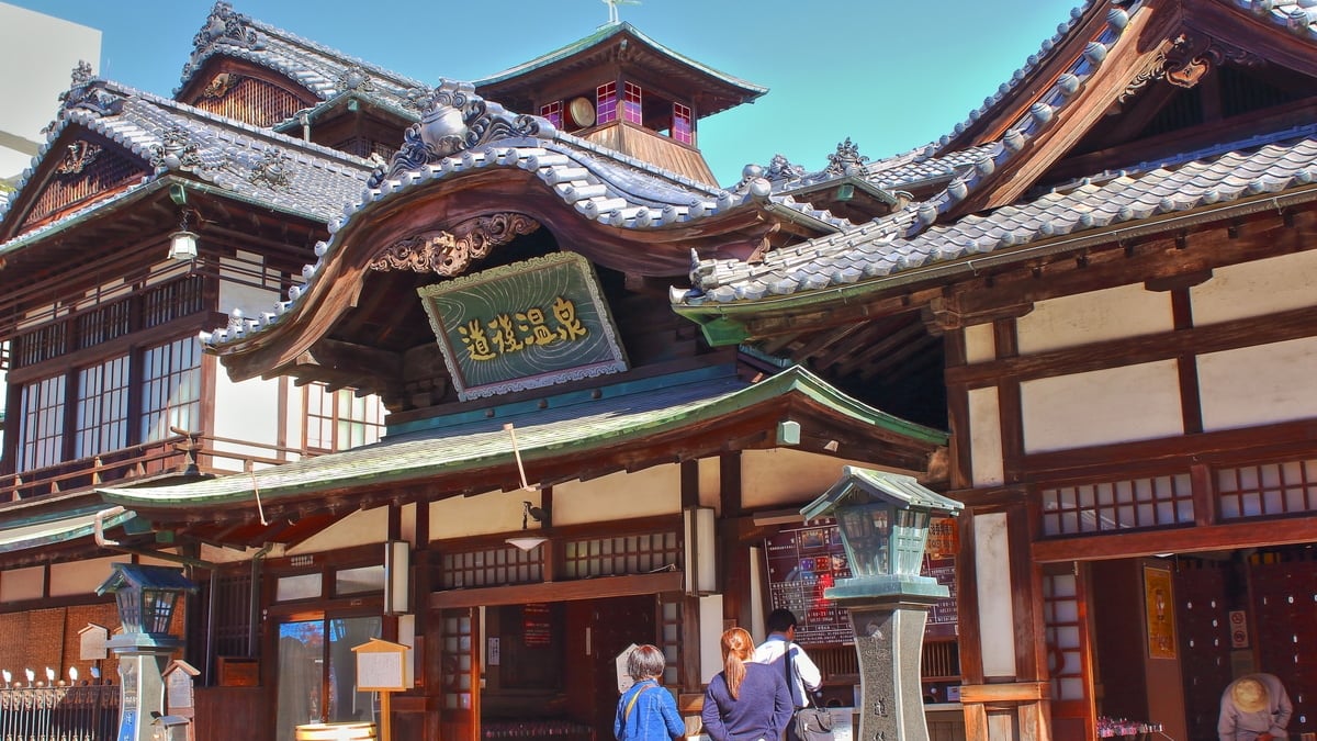 Dōgo Onsen’s 6 Recommended Tourist Spots! Visiting Matsuyama, the Setting of “Botchan”