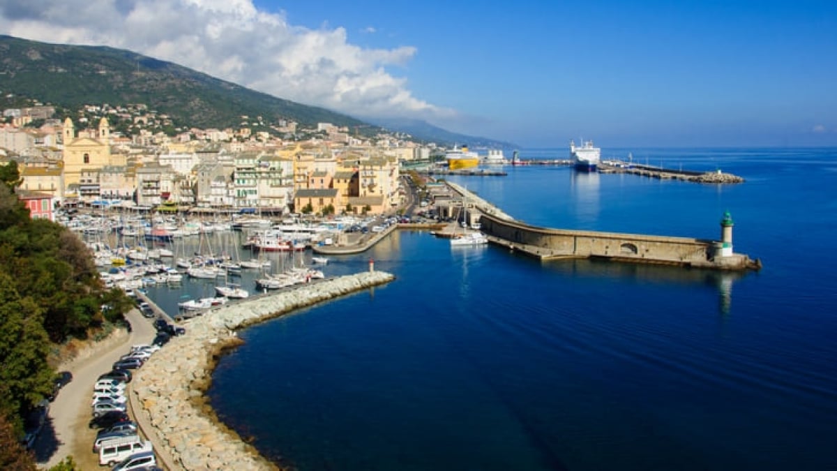 Experience Two Histories: Modern and Genoese – 5 Must-Visit Sightseeing Spots in Bastia!