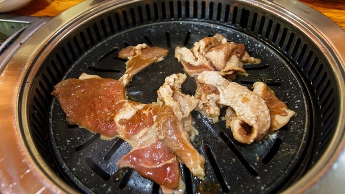 Enjoy authentic, exquisite Korean BBQ at Dongdaemun, one of South Korea’s top tourist spots!