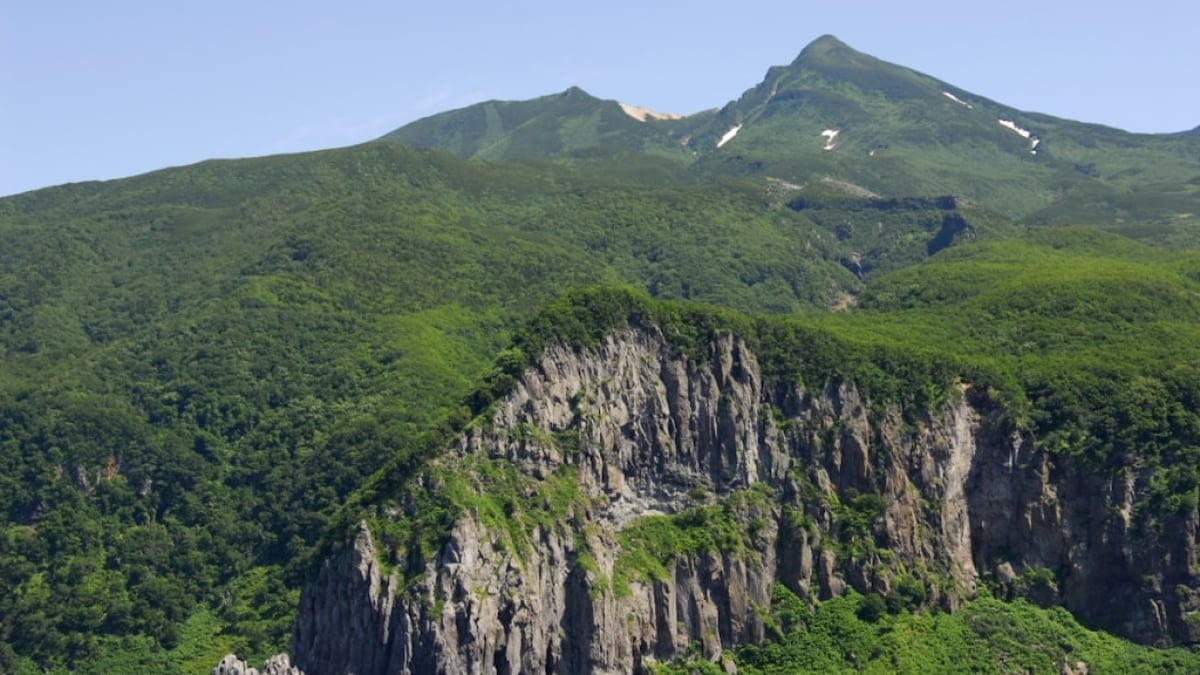 Shiretoko Sulphur Mountain – A Beautiful Peak Recommended for Experienced Hikers in Eastern Hokkaido
