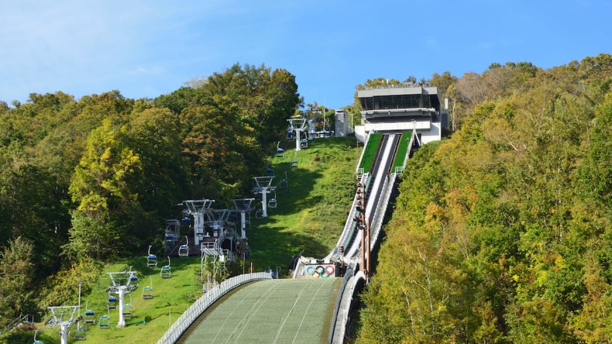 Explore the Okurayama Observatory in Sapporo｜Breathtaking Views from the Famous Ski Jump Platform!