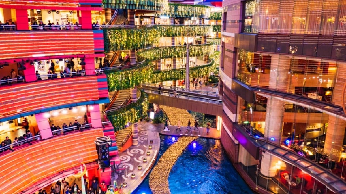 Hakata’s Big Shopping Spot! The Charm of Canal City Hakata