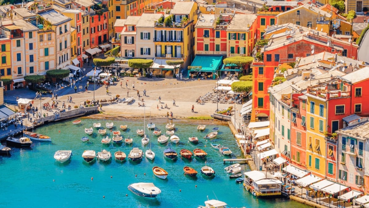 Portofino: A Vibrant Italian Port Town! Discover Its Charm & How to Get There