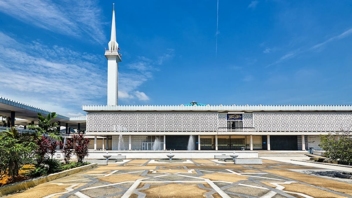 How to Explore Malaysia’s Popular Spot: The National Mosque (Masjid Negara)