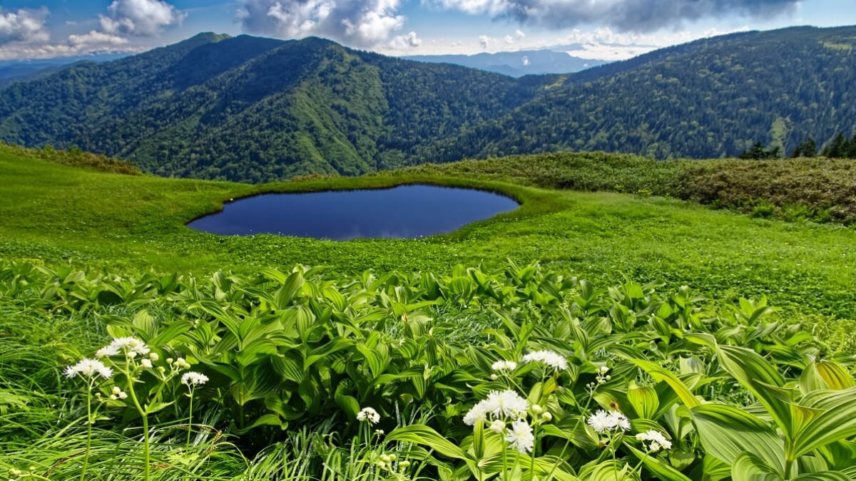 Discover the Recommended Tourist Spots in Hinoemata Village, Fukushima Prefecture – Experience Rich Tradition, Hot Springs, and Kabuki!