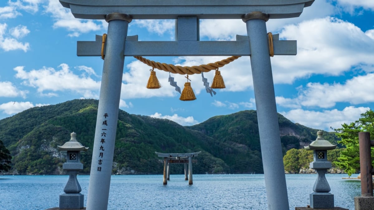 [Game Pilgrimage] Explore the Real-Life Locations of Ghost of Tsushima on a Remote Island Tour!