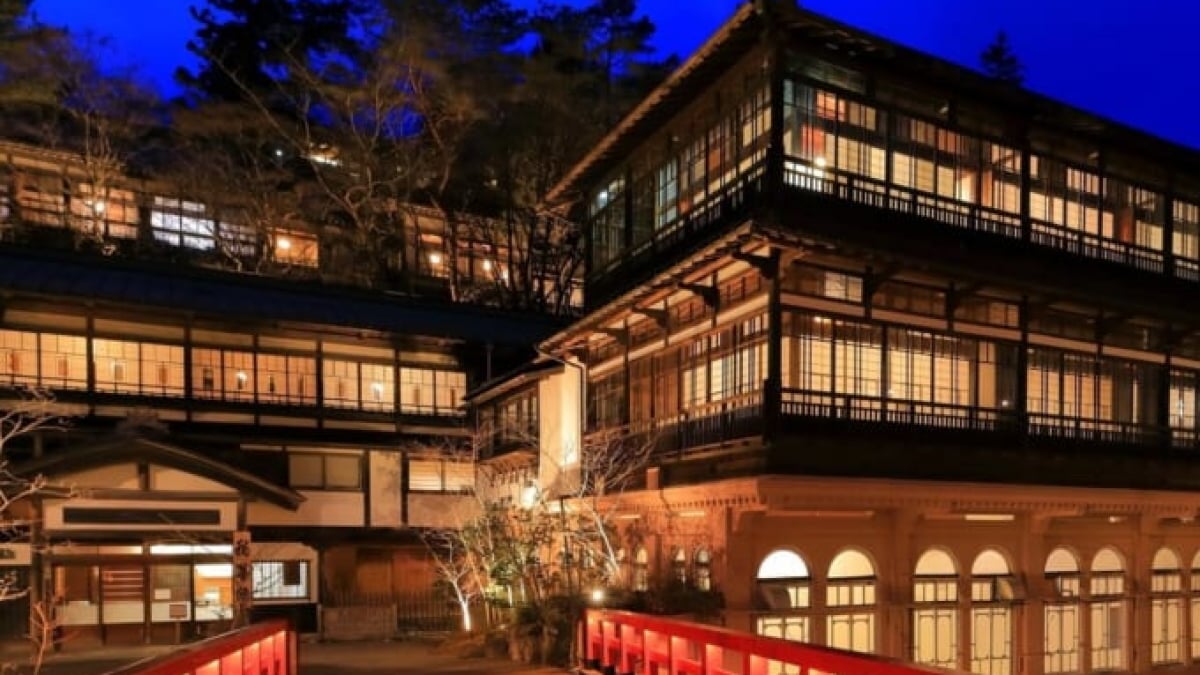 Let’s travel to the model of “Spirited Away”! Stay at Sekizenkan in Shima Onsen, Gunma Prefecture!