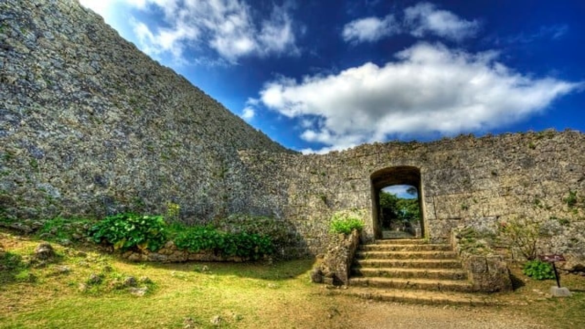 4 Must-See Spots at Nakagusuku Castle Ruins—Even Admiral Perry Was Amazed