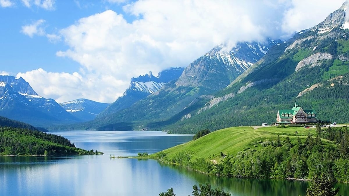 Waterton-Glacier International Peace Park, a World Heritage Site in Canada!