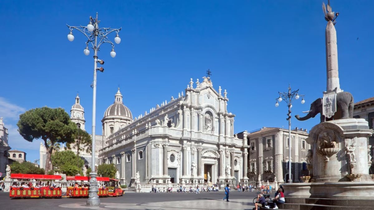 At the Foot of UNESCO World Heritage Mount Etna: 4 Best Souvenirs to Buy in Catania