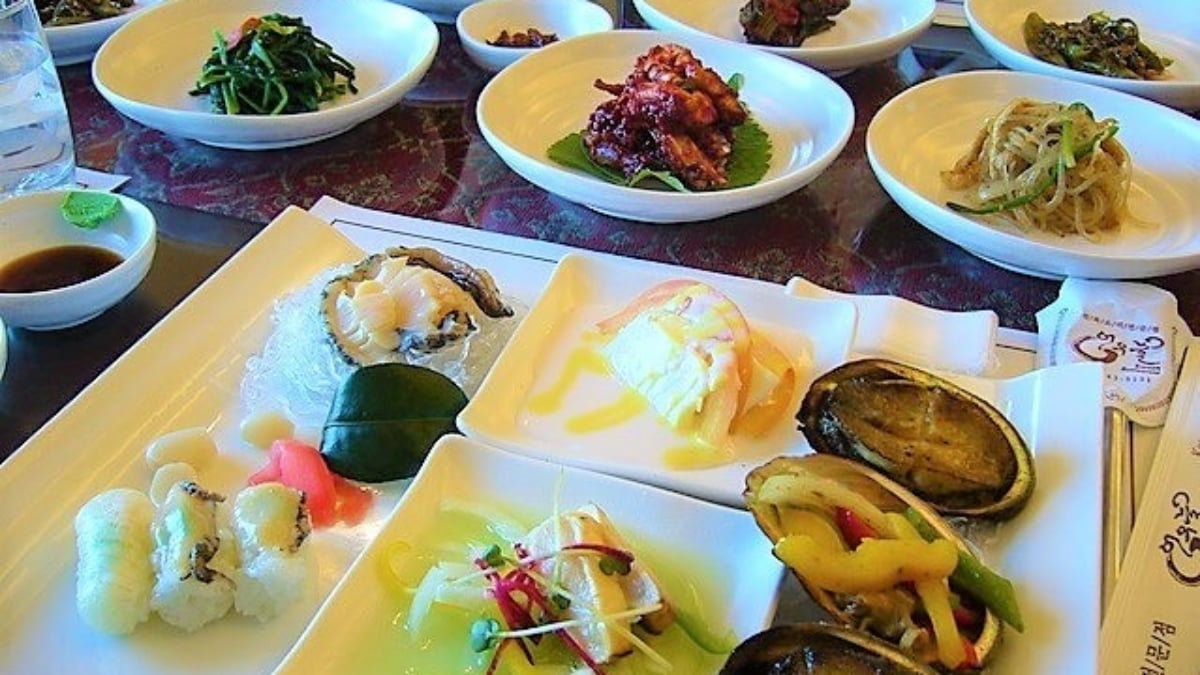 If You’re Going to Jungmun Resort, Here Are 3 Gourmet Spots You Should Definitely Try!