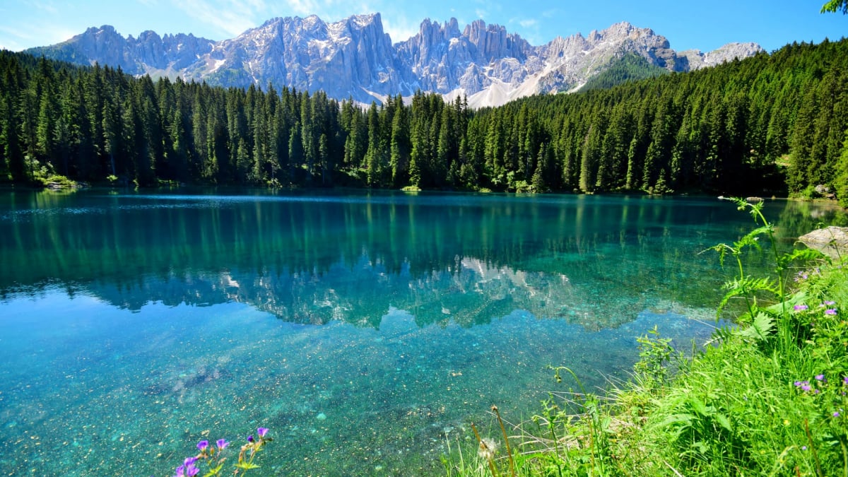 [World Heritage] What are the Dolomites?｜Hike through stunning lakes and mountain landscapes!